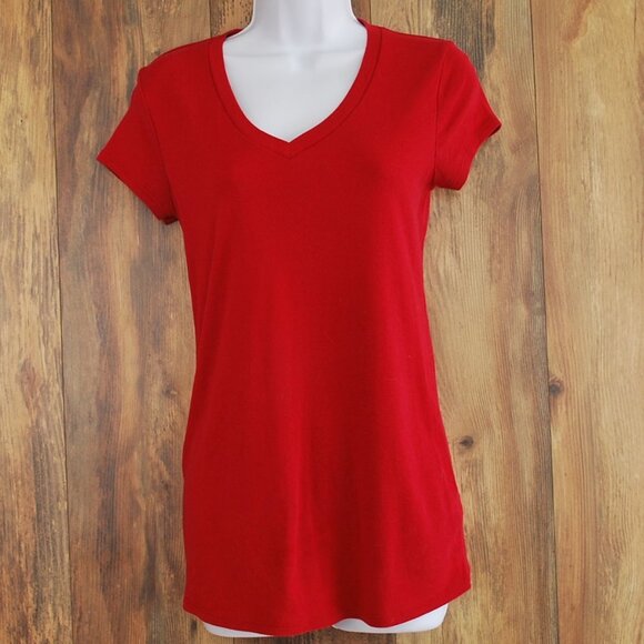 Liz Lange Maternity V Neck Tee Target Shirt Red Size Small - Picture 1 of 3